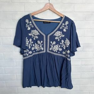 Olive Ave Blue White Floral Rose Embroidered Pepl… - image 1